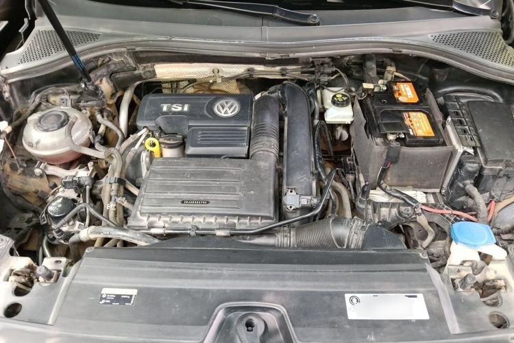 Used Volkswagen Tayron 2019 Teramont Edition 280TSI Two-Wheel Drive Luxury Model China VI Standard Engine Bay