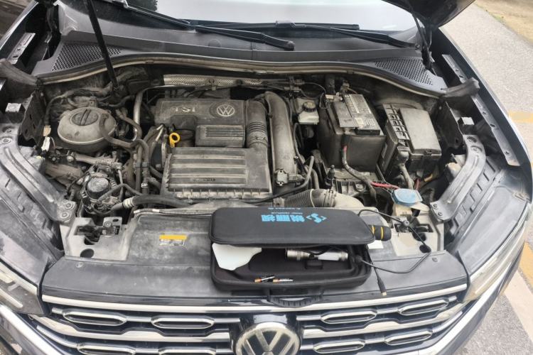 Used Volkswagen Tayron 2019 Teramont Edition 280TSI Two-Wheel Drive Luxury Model China VI Standard Engine Bay