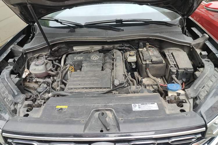Used Volkswagen Tayron 2019 Teramont Edition 280TSI Two-Wheel Drive Luxury Model China VI Standard Engine Bay