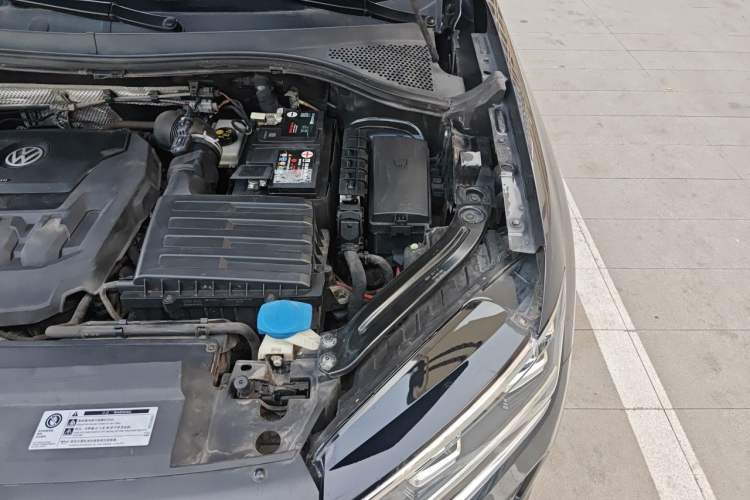 Used Volkswagen Tayron 2019 330TSI Two-Wheel Drive Luxury Model China VI Standard Engine Bay Left