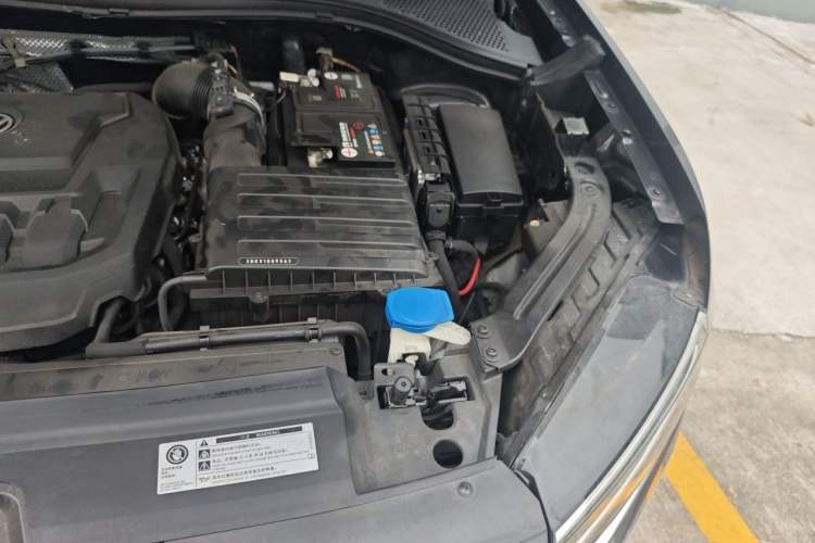 Used Volkswagen Tayron 2019 330TSI Two-Wheel Drive Luxury Model China VI Standard Engine Bay Left