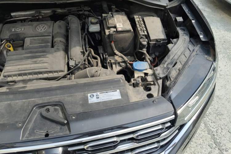 Used Volkswagen Tayron 2019 Teramont Edition 280TSI Two-Wheel Drive Luxury Model China VI Standard Engine Bay Left