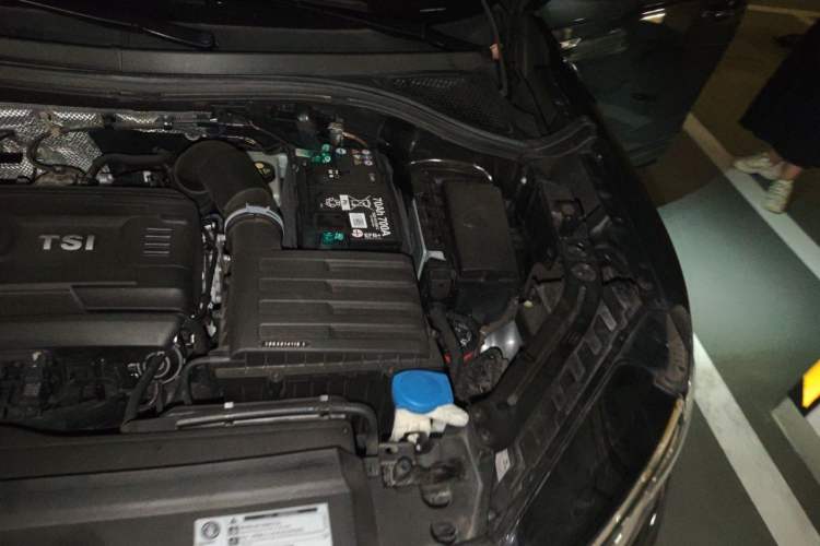 Used Volkswagen Tayron 2019 380TSI Four-Wheel Drive R-Line China VI-standard Engine Bay Left