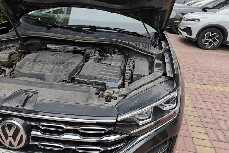 Used Volkswagen Tayron 2019 330TSI Two-Wheel-Drive Luxury Plus China VI Standard Engine Bay Left