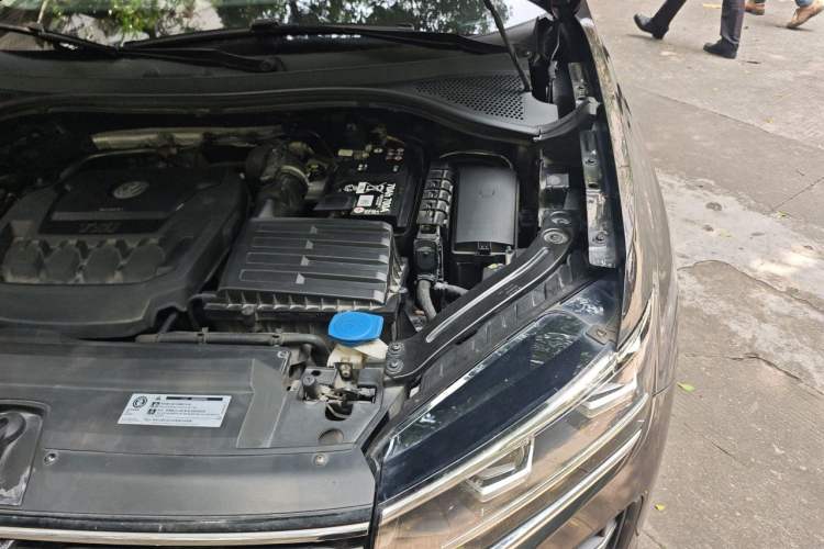 Used Volkswagen Tayron 2019 330TSI Two-Wheel-Drive Luxury Plus China VI Standard Engine Bay Left