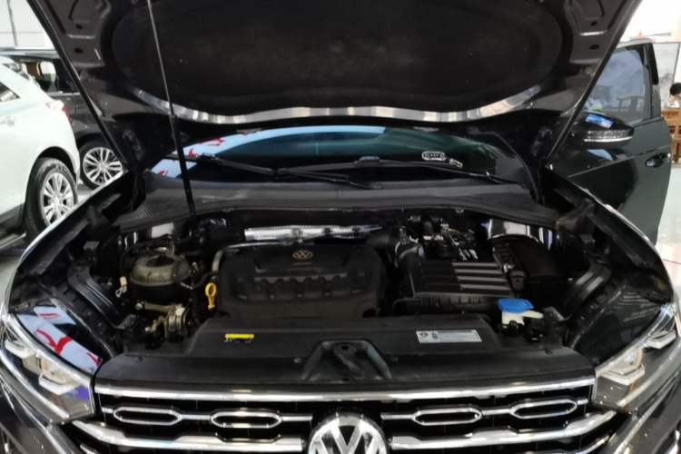 Used Volkswagen Tayron 2019 330TSI Two-Wheel Drive Luxury Model China VI Standard Engine Bay