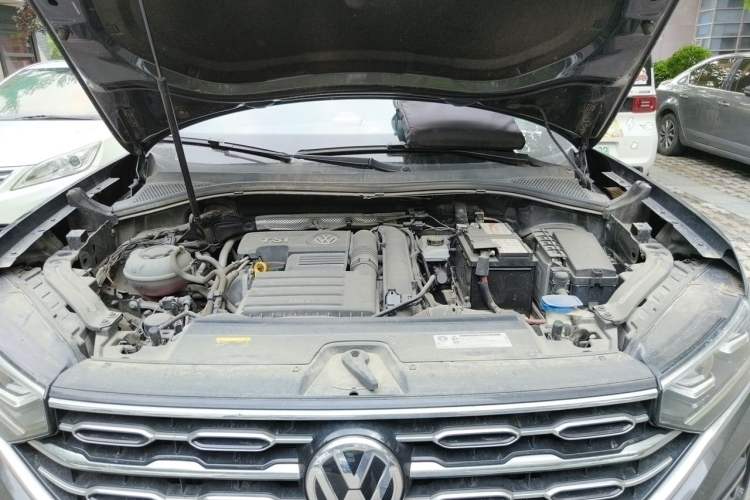 Used Volkswagen Tayron 2019 Teramont Edition 280TSI Two-Wheel Drive Luxury Model China VI Standard Engine Bay