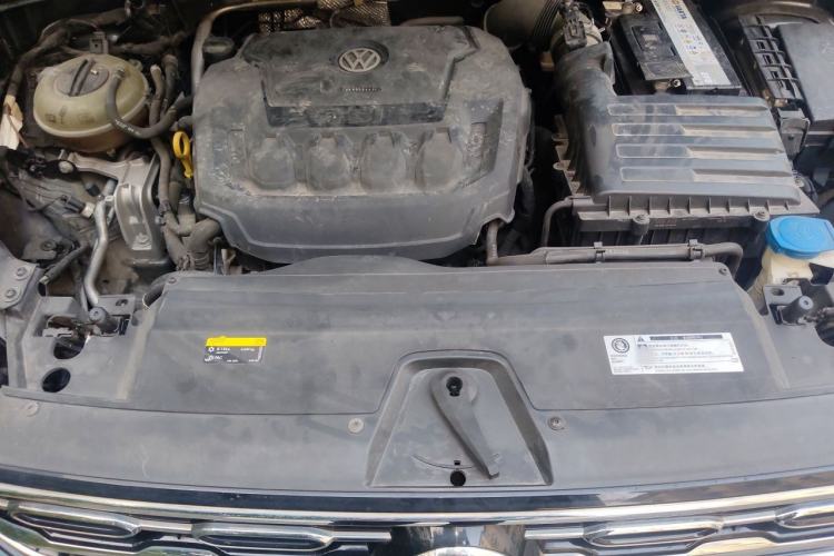 Used Volkswagen Tayron 2019 330TSI Two-Wheel Drive Luxury Model China VI Standard Engine Bay