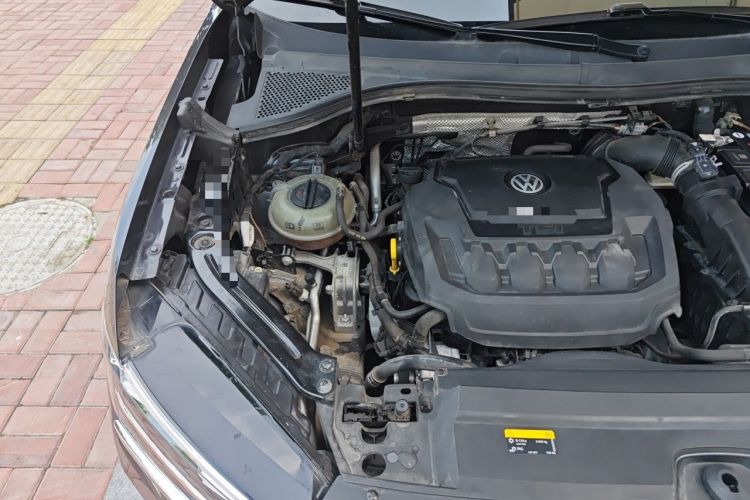 Used Volkswagen Tayron 2019 330TSI Two-Wheel Drive Luxury Model China VI Standard Engine Bay Right