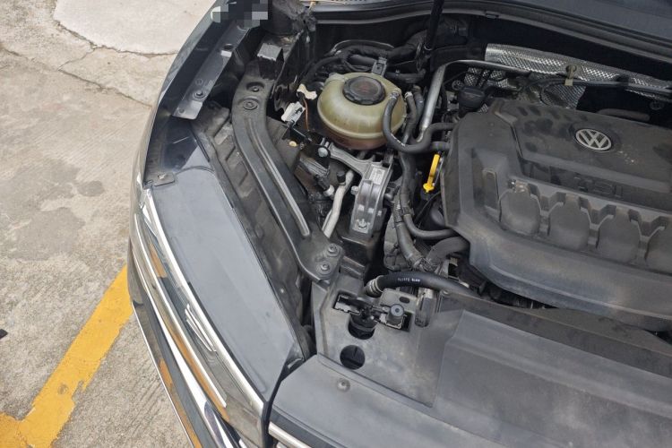 Used Volkswagen Tayron 2019 330TSI Two-Wheel Drive Luxury Model China VI Standard Engine Bay Right