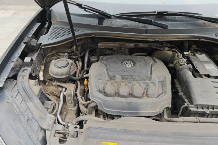 Used Volkswagen Tayron 2019 330TSI Two-Wheel Drive Luxury Model China VI Standard Engine Bay Right