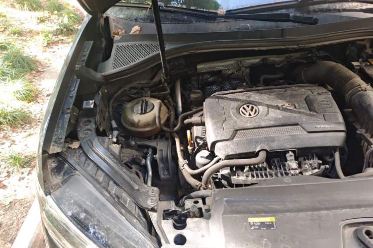 Used Volkswagen Tayron 2019 380TSI Four-Wheel Drive R-Line China VI-standard Engine Bay Right