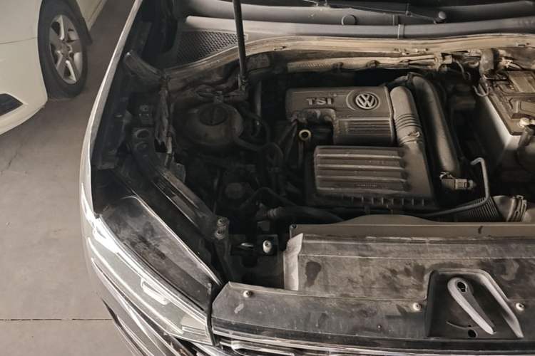 Used Volkswagen Tayron 2019 Teramont Edition 280TSI Two-Wheel Drive Luxury Model China VI Standard Engine Bay Right