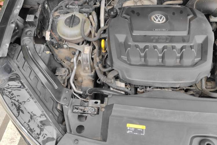 Used Volkswagen Tayron 2019 330TSI Two-Wheel-Drive Luxury Version China V Emission Standard Engine Bay Right