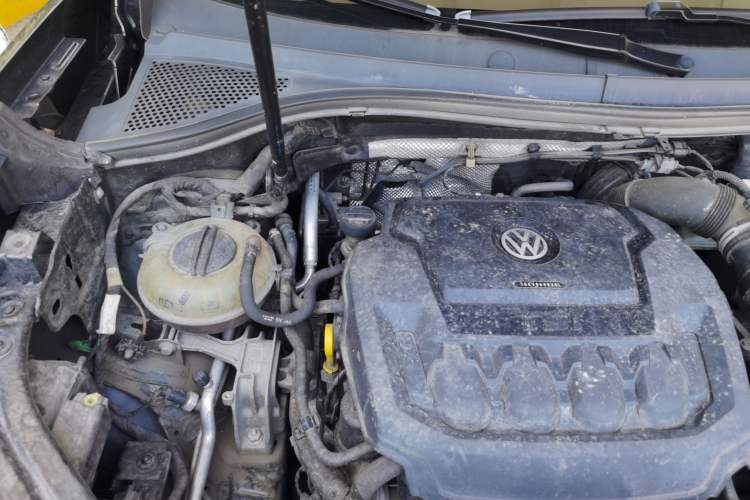 Used Volkswagen Tayron 2019 330TSI Two-Wheel Drive Luxury Model China VI Standard Engine Bay Right