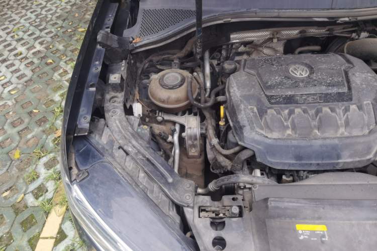 Used Volkswagen Tayron 2019 330TSI Two-Wheel Drive Luxury Model China VI Standard Engine Bay Right
