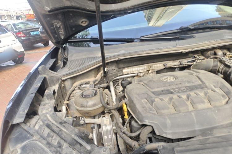Used Volkswagen Tayron 2019 330TSI Two-Wheel Drive Luxury Model China VI Standard Engine Bay Right