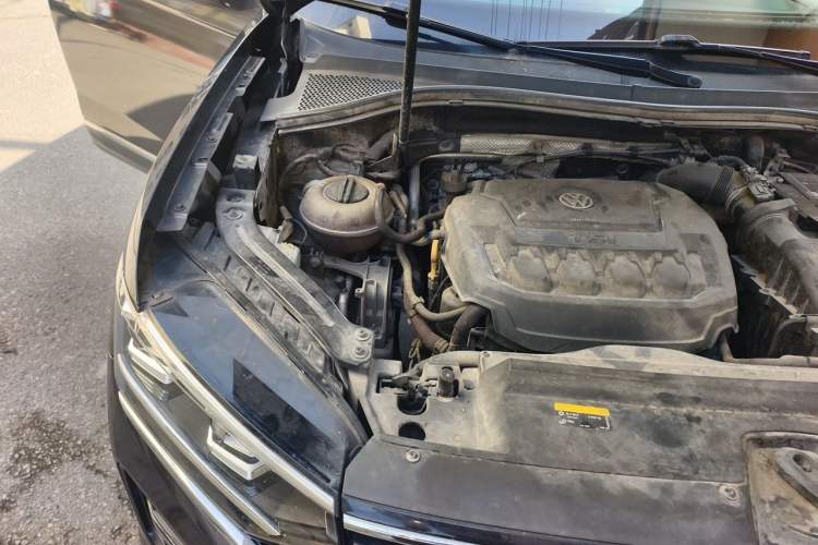 Used Volkswagen Tayron 2019 330TSI Two-Wheel Drive Luxury Model China VI Standard Engine Bay Right
