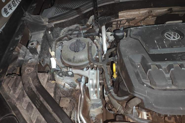 Used Volkswagen Tayron 2019 330TSI Two-Wheel Drive Luxury Model China VI Standard Engine Bay Right