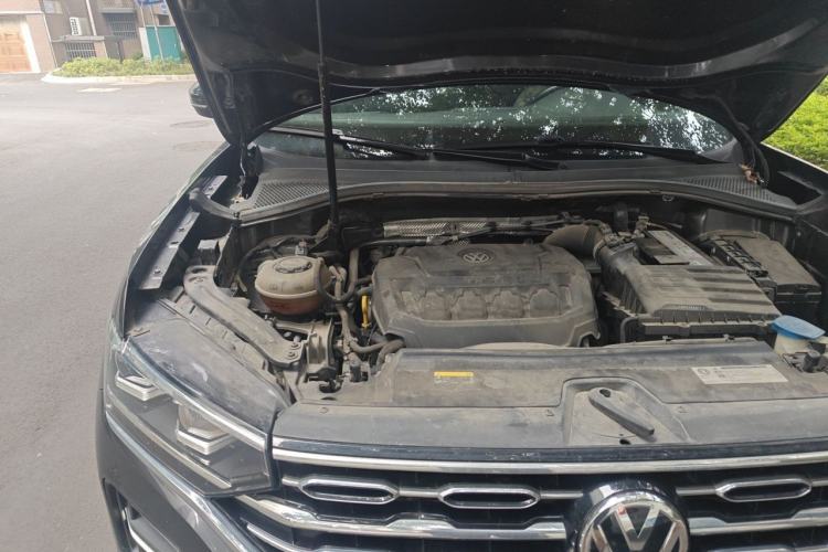Used Volkswagen Tayron 2019 330TSI Two-Wheel Drive Luxury Model China VI Standard Engine Bay Right
