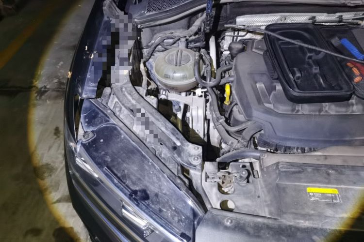 Used Volkswagen Tayron 2019 330TSI Two-Wheel Drive Luxury Model China VI Standard Engine Bay Right