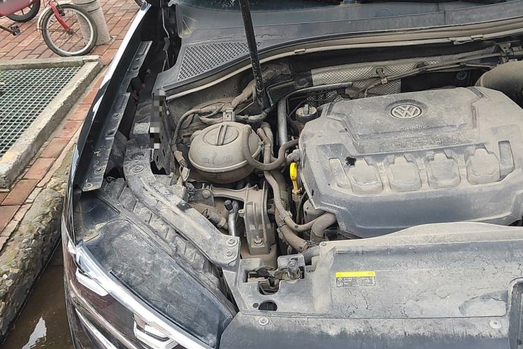 Used Volkswagen Tayron 2019 330TSI Four-Wheel Drive Luxury Version China VI Standard Engine Bay Right