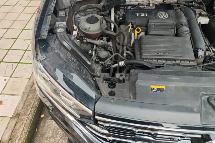 Used Volkswagen Tayron 2019 Teramont Edition 280TSI Two-Wheel Drive Luxury Model China VI Standard Engine Bay Right