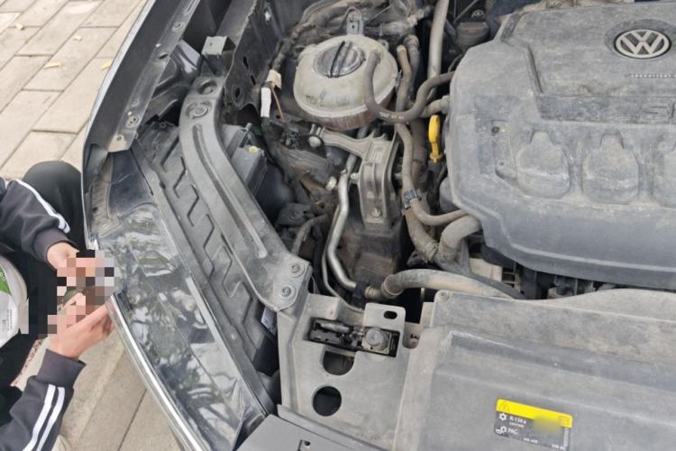 Used Volkswagen Tayron 2019 330TSI Two-Wheel Drive Luxury Model China VI Standard Engine Bay Right