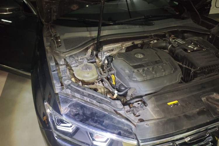 Used Volkswagen Tayron 2019 330TSI Two-Wheel Drive Luxury Model China VI Standard Engine Bay Right