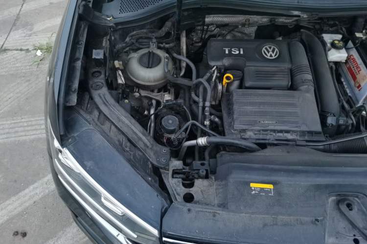 Used Volkswagen Tayron 2019 Teramont Edition 280TSI Two-Wheel Drive Luxury Model China VI Standard Engine Bay Right