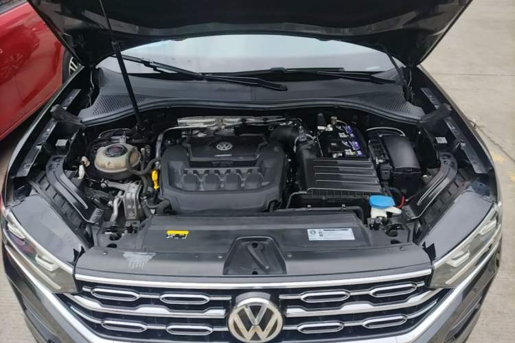 Used Volkswagen Tayron 2019 330TSI Two-Wheel-Drive Luxury Plus China VI Standard Engine Bay