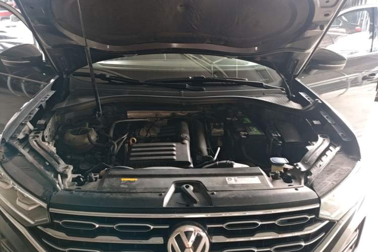 Used Volkswagen Tayron 2019 Teramont Edition 280TSI Two-Wheel Drive Luxury Model China VI Standard Engine Bay