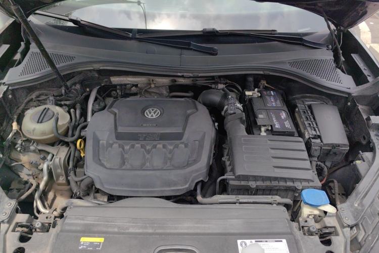 Used Volkswagen Tayron 2019 330TSI Four-Wheel Drive Luxury Version China VI Standard Engine Bay