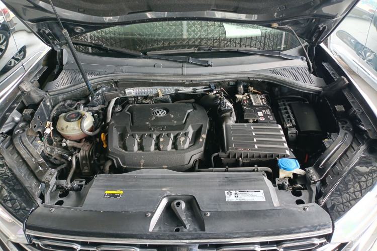 Used Volkswagen Tayron 2019 330TSI Two-Wheel Drive Luxury Model China VI Standard Engine Bay