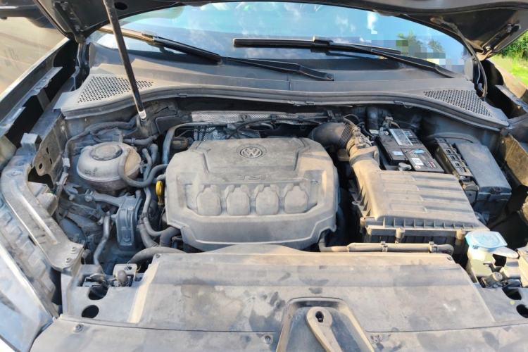 Used Volkswagen Tayron 2019 330TSI Two-Wheel Drive Luxury Model China VI Standard Engine Bay