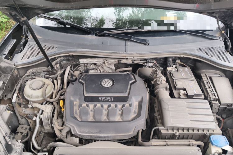 Used Volkswagen Tayron 2019 330TSI Two-Wheel Drive Luxury Model China VI Standard Engine Bay