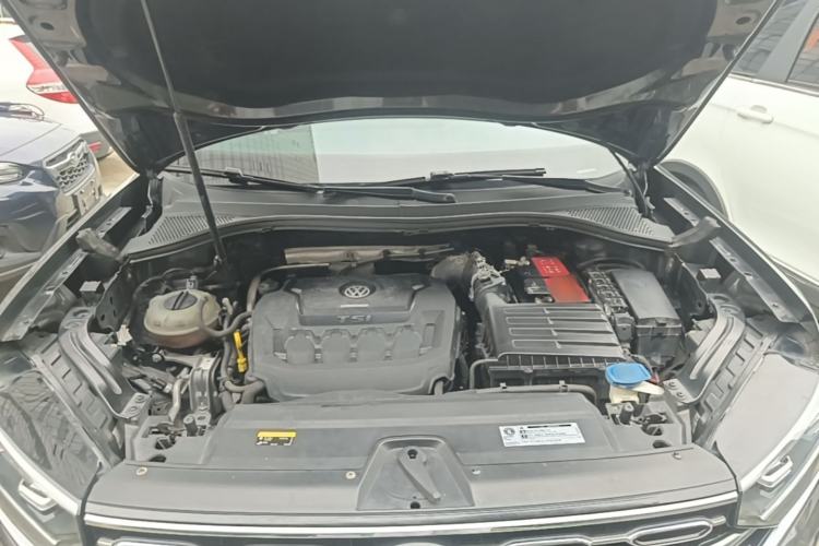 Used Volkswagen Tayron 2019 330TSI Two-Wheel-Drive Luxury Version China V Emission Standard Engine Bay