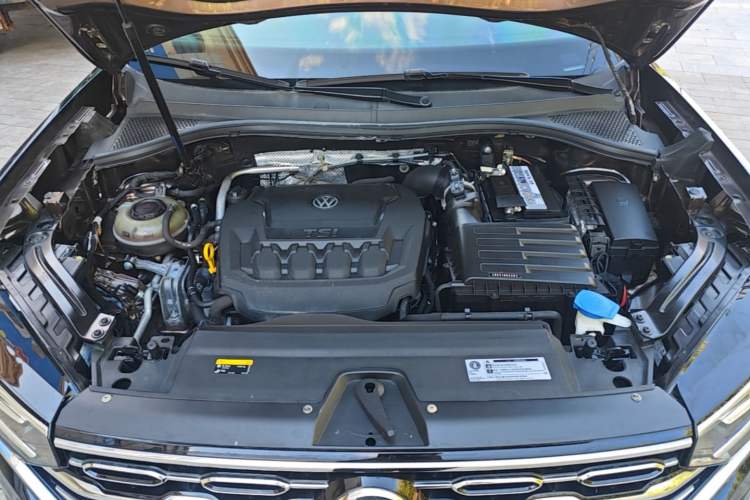 Used Volkswagen Tayron 2019 330TSI Two-Wheel Drive Luxury Model China VI Standard Engine Bay