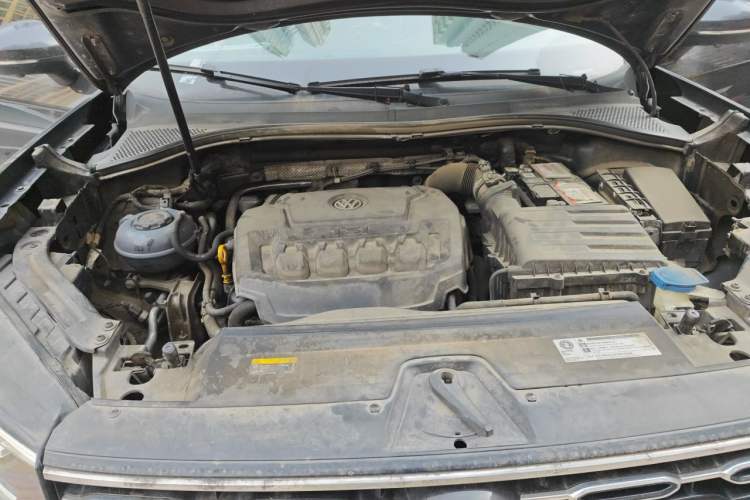 Used Volkswagen Tayron 2019 330TSI Two-Wheel Drive Luxury Model China VI Standard Engine Bay