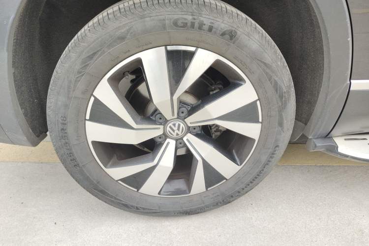 Used Volkswagen Tayron 2019 330TSI Two-Wheel-Drive Luxury Version China V Emission Standard Exterior 5