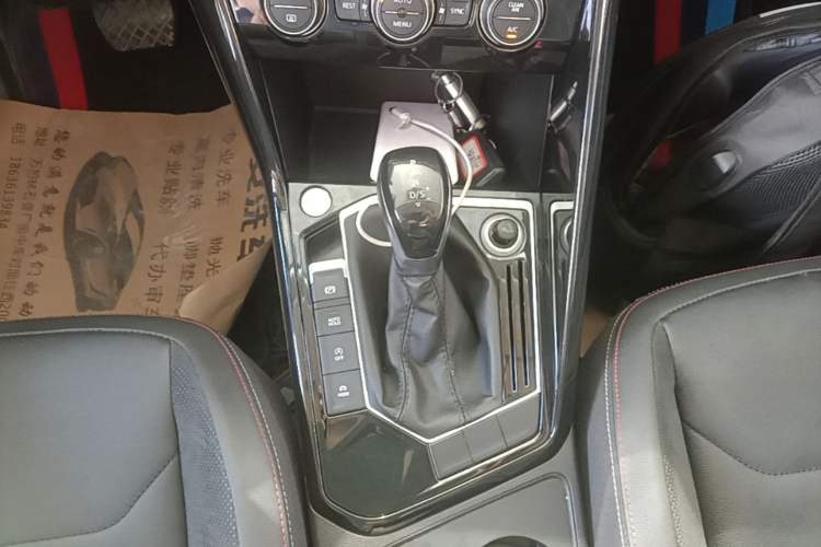 Used Volkswagen Tayron 2019 Teramont Edition 280TSI Two-Wheel Drive Luxury Model China VI Standard Gear Lever