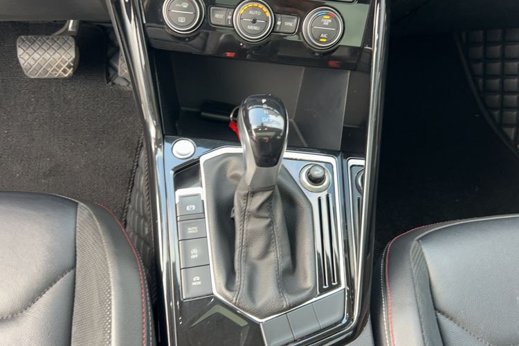 Used Volkswagen Tayron 2019 330TSI Two-Wheel Drive Luxury Model China VI Standard Gear Lever
