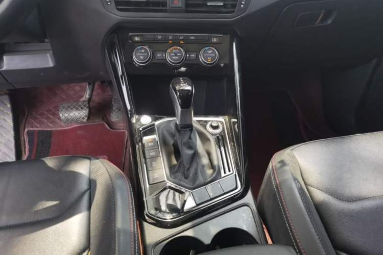 Used Volkswagen Tayron 2019 Teramont Edition 280TSI Two-Wheel Drive Luxury Model China VI Standard Gear Lever
