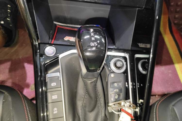 Used Volkswagen Tayron 2019 330TSI Four-Wheel Drive Luxury Version China VI Standard Gear Lever
