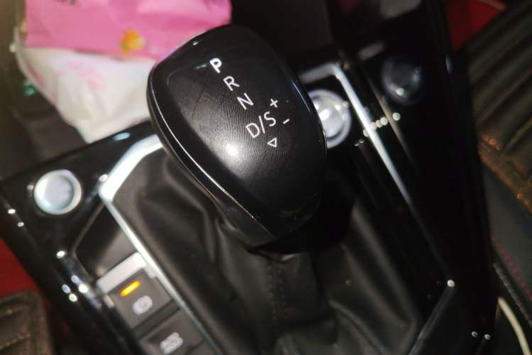 Used Volkswagen Tayron 2019 330TSI Two-Wheel Drive Luxury Model China VI Standard Gear Lever