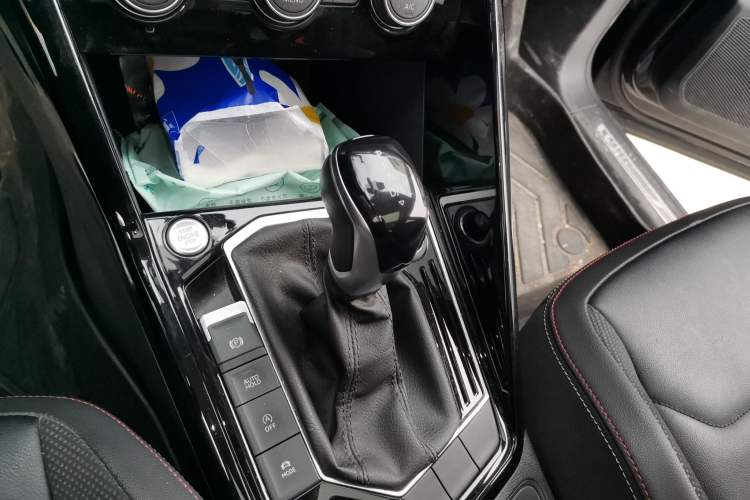 Used Volkswagen Tayron 2019 330TSI Two-Wheel Drive Luxury Model China VI Standard Gear Lever