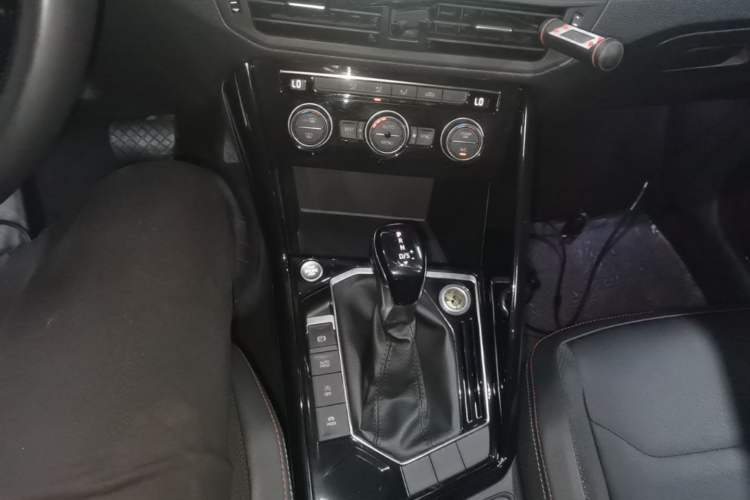 Used Volkswagen Tayron 2019 Teramont Edition 280TSI Two-Wheel Drive Luxury Model China VI Standard Gear Lever