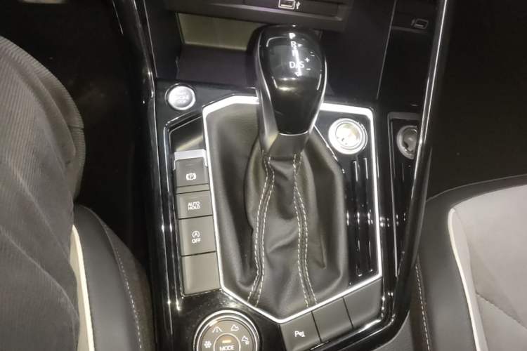 Used Volkswagen Tayron 2019 380TSI All-Wheel Drive R-Line China V-standard Gear Lever