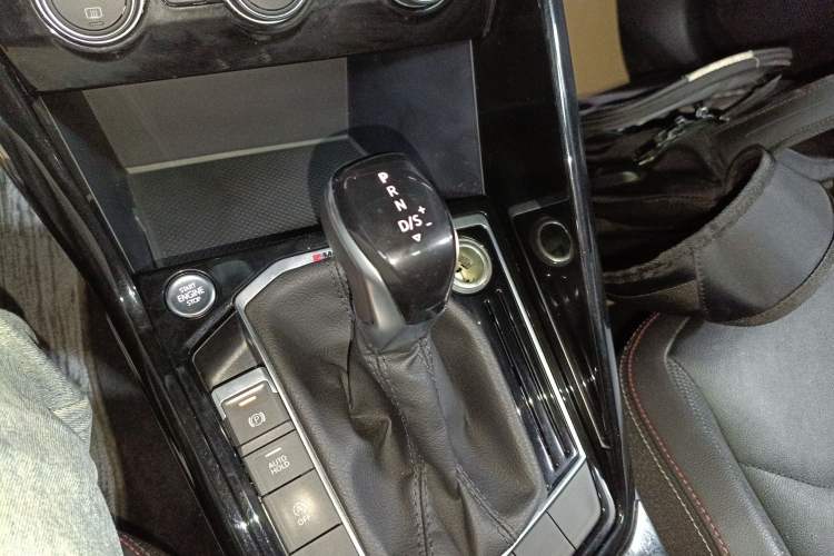 Used Volkswagen Tayron 2019 330TSI Four-Wheel Drive Luxury Version China V Standard Gear Lever