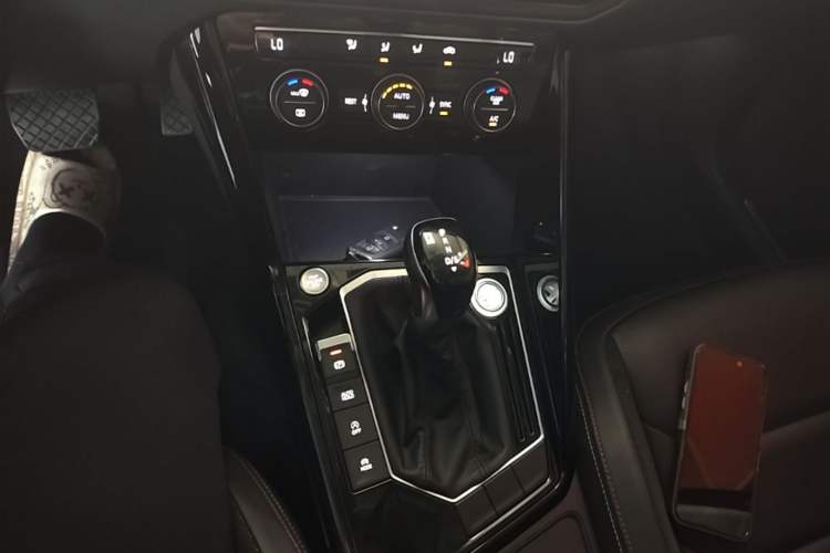 Used Volkswagen Tayron 2019 330TSI Two-Wheel Drive Luxury Model China VI Standard Gear Lever